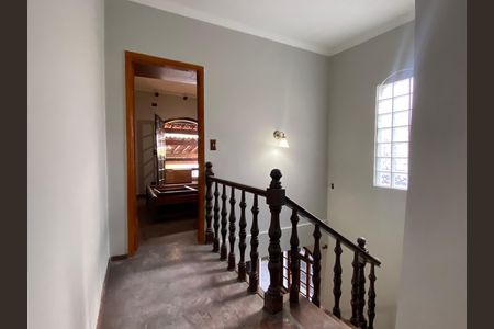 Casa à venda com 250m², 3 quartos e 2 vagas