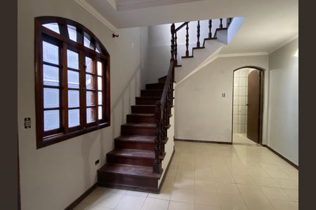 Casa à venda com 250m², 3 quartos e 2 vagas Casa à venda com 250m², 3 quartos e 2 vagasSala