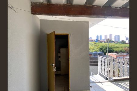 Casa à venda com 250m², 3 quartos e 2 vagas Casa à venda com 250m², 3 quartos e 2 vagasÁrea de Serviço - Varanda