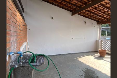 Casa à venda com 250m², 3 quartos e 2 vagas Casa à venda com 250m², 3 quartos e 2 vagasÁrea externa - Varanda 2