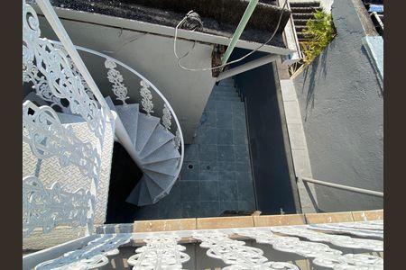 Casa à venda com 250m², 3 quartos e 2 vagas Casa à venda com 250m², 3 quartos e 2 vagasÁrea de Serviço - Varanda