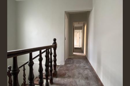 Casa à venda com 250m², 3 quartos e 2 vagas Casa à venda com 250m², 3 quartos e 2 vagasCorredor