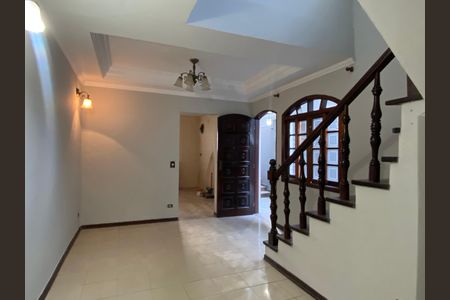 Casa à venda com 250m², 3 quartos e 2 vagas Casa à venda com 250m², 3 quartos e 2 vagasSala