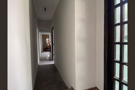 Casa à venda com 250m², 3 quartos e 2 vagas Casa à venda com 250m², 3 quartos e 2 vagasCorredor