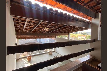 Casa à venda com 250m², 3 quartos e 2 vagas Casa à venda com 250m², 3 quartos e 2 vagasQuarto 4 - Varanda