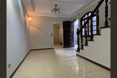 Casa à venda com 250m², 3 quartos e 2 vagas Casa à venda com 250m², 3 quartos e 2 vagasSala
