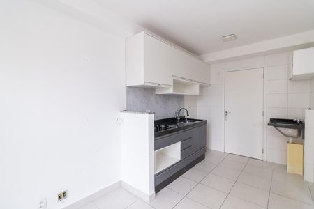 Banheiro social de apartamento para alugar com 1 quarto, 32m² em Vila Penteado, São Paulo