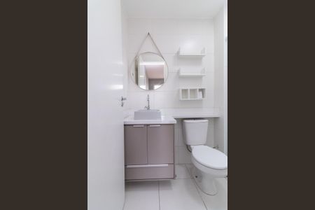 Banheiro social de apartamento para alugar com 1 quarto, 32m² em Vila Penteado, São Paulo