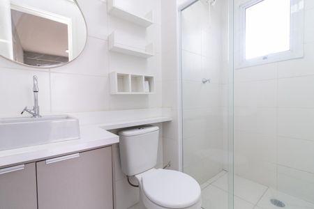 Banheiro social de apartamento para alugar com 1 quarto, 32m² em Vila Penteado, São Paulo