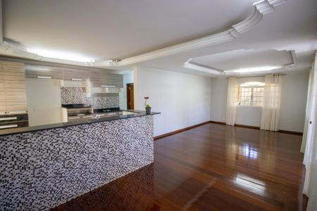 Sala de casa para alugar com 3 quartos, 144m² em Taguatinga Sul (taguatinga), Brasília