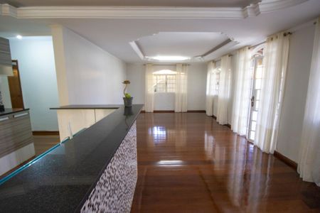 Sala de casa para alugar com 3 quartos, 144m² em Taguatinga Sul (taguatinga), Brasília