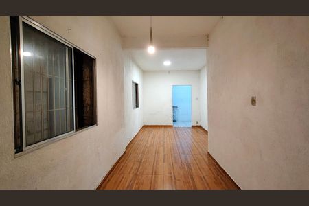 Casa para alugar com 3 quartos, 100m² em Vila Serralheiro, São Paulo