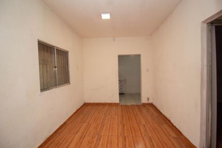 Sala de casa para alugar com 3 quartos, 100m² em Vila Serralheiro, São Paulo