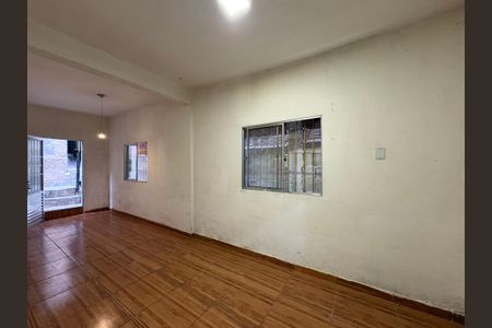Casa para alugar com 100m², 3 quartos e sem vaga Casa para alugar com 100m², 3 quartos e sem vagaSala