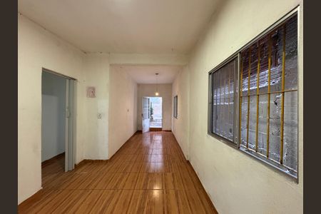 Sala de casa para alugar com 3 quartos, 100m² em Vila Serralheiro, São Paulo