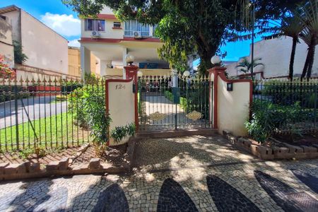 Apartamento para alugar com 90m², 2 quartos e 1 vagaFachada