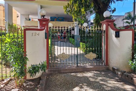 Apartamento para alugar com 90m², 2 quartos e 1 vagaFachada