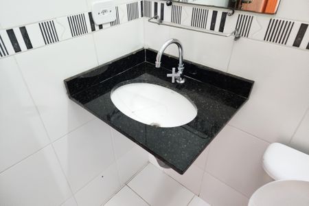 Casa de condomínio à venda com 170m², 3 quartos e 4 vagasBanheiro Social