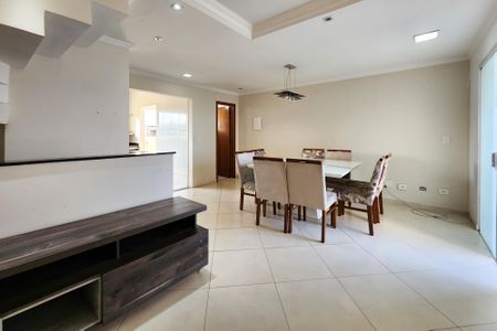 Casa de condomínio à venda com 170m², 3 quartos e 4 vagasSala