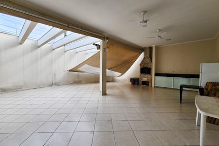 Casa de condomínio à venda com 170m², 3 quartos e 4 vagasÁrea Comum