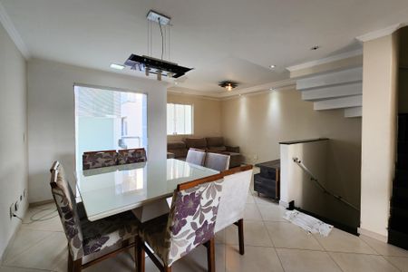 Casa de condomínio à venda com 170m², 3 quartos e 4 vagasSala