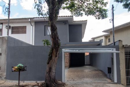 Casa para alugar com 450m², 3 quartos e 3 vagasFachada