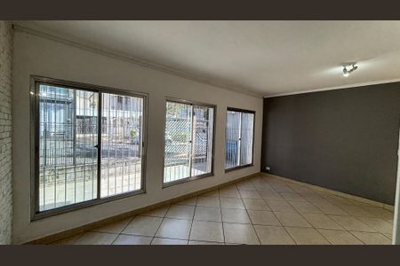 Casa para alugar com 150m², 3 quartos e 3 vagasSala