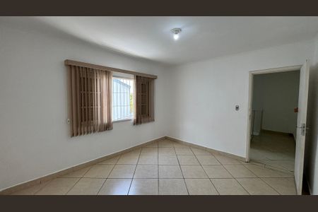 Casa para alugar com 150m², 3 quartos e 3 vagasQuarto 2
