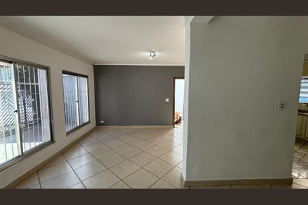 Casa para alugar com 150m², 3 quartos e 3 vagasSala