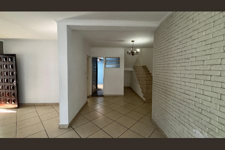 Casa para alugar com 150m², 3 quartos e 3 vagasSala