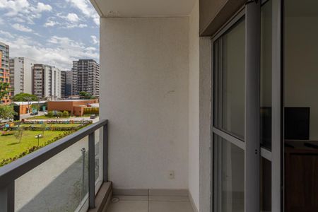 Sacada de apartamento à venda com 1 quarto, 36m² em Indianópolis, São Paulo