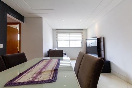 Apartamento para alugar com 70m², 2 quartos e 1 vaga Apartamento para alugar com 70m², 2 quartos e 1 vagaSala