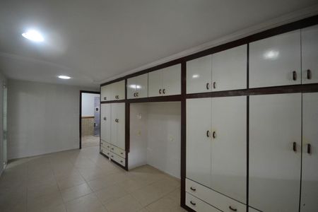Casa para alugar com 300m², 2 quartos e 2 vagasSuíte