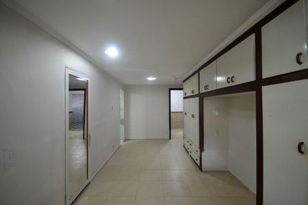 Casa para alugar com 300m², 2 quartos e 2 vagasSuíte