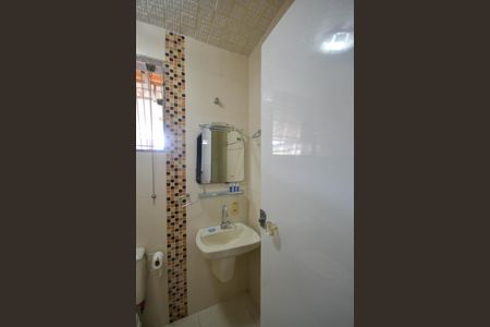 Casa para alugar com 300m², 2 quartos e 2 vagasBanheiro