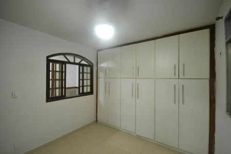 Casa para alugar com 300m², 2 quartos e 2 vagasQuarto 