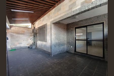 Casa para alugar com 300m², 2 quartos e 2 vagasVaranda
