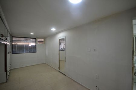 Casa para alugar com 300m², 2 quartos e 2 vagasSuíte