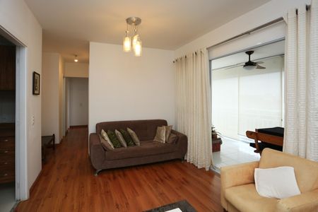 Apartamento para alugar com 96m², 3 quartos e 2 vagas Apartamento para alugar com 96m², 3 quartos e 2 vagasSala