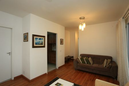 Apartamento para alugar com 96m², 3 quartos e 2 vagas Apartamento para alugar com 96m², 3 quartos e 2 vagasSala