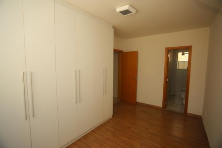 Apartamento para alugar com 175m², 3 quartos e 2 vagasSuíte