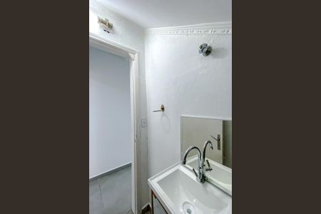 Casa à venda com 230m², 2 quartos e 2 vagasLavabo