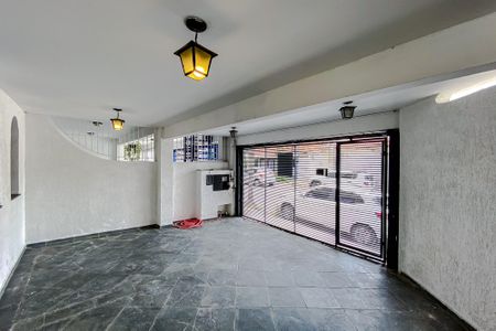 Casa à venda com 230m², 2 quartos e 2 vagasGaragem