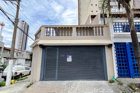 Casa à venda com 230m², 2 quartos e 2 vagasFachada - Plaquinha