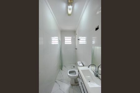 Casa à venda com 230m², 2 quartos e 2 vagasBanheiro