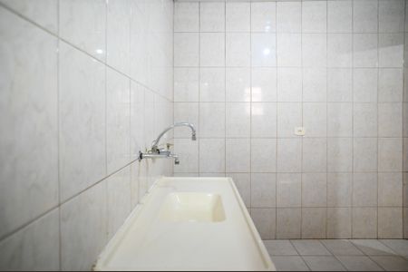 Sala/Cozinha de casa para alugar com 1 quarto, 35m² em Vila Brasílio Machado, São Paulo