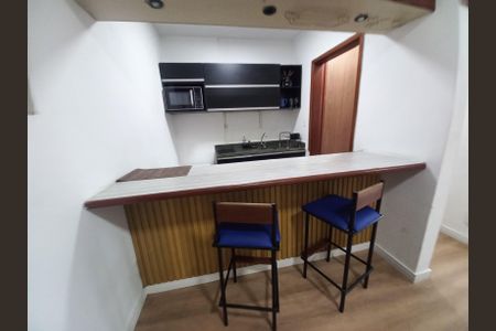 Cozinha de apartamento para alugar com 1 quarto, 35m² em Centro, São Vicente