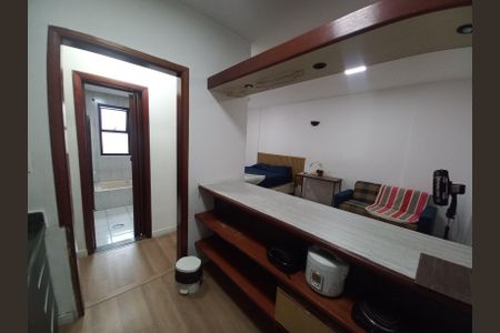 Cozinha de apartamento para alugar com 1 quarto, 35m² em Centro, São Vicente