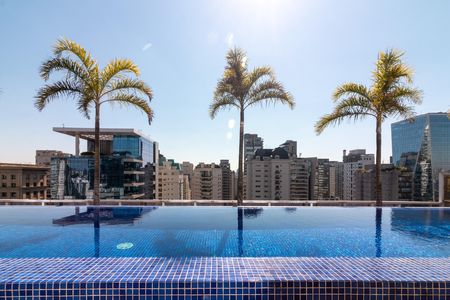 Studio à venda com 55m², 1 quarto e 1 vaga Studio à venda com 55m², 1 quarto e 1 vagaÁrea comum - Piscina
