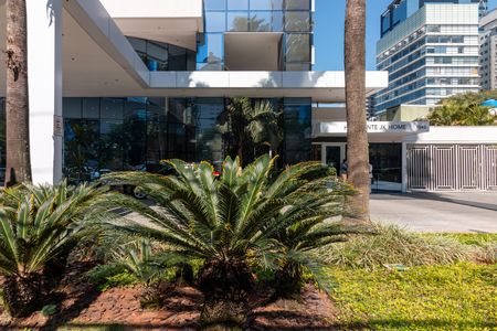 Studio à venda com 55m², 1 quarto e 1 vaga Studio à venda com 55m², 1 quarto e 1 vagaFachada